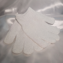 Load image into Gallery viewer, Exfoliating Gloves- PAIR (JM $600)
