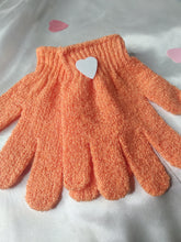 Load image into Gallery viewer, Exfoliating Gloves- PAIR (JM $600)