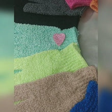Load and play video in Gallery viewer, Exfoliating Gloves- PAIR (JM $600)
